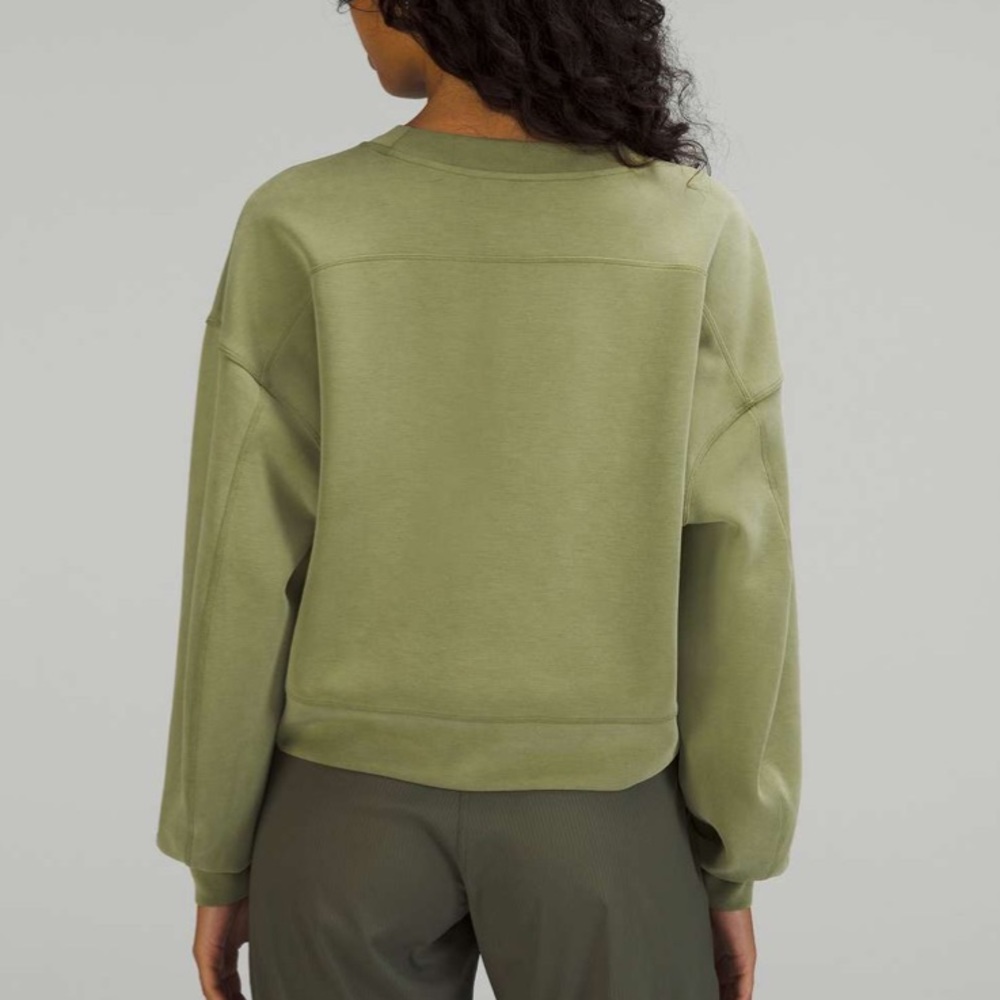 Lululemon perfectly oversized cropped crew. Bronzed green. Size 2 - Picture 2 of 4
